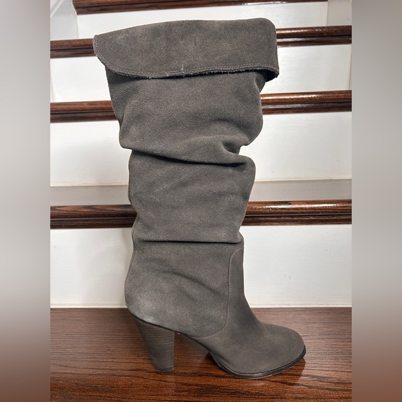 Baker’s Women’s Pull up Slouch Bonnie Boots, size 9, Gray, Suede, Preowned - Picture 10 of 15